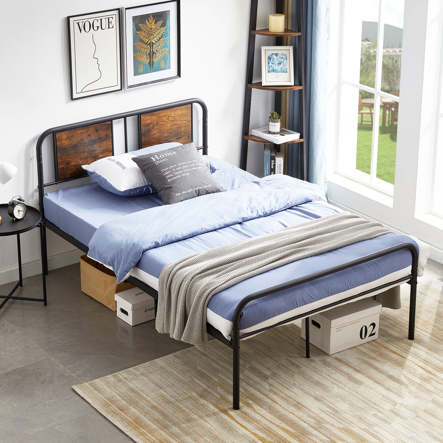 BERRY Small Double Metal Bed 123*196.4 cm - Black