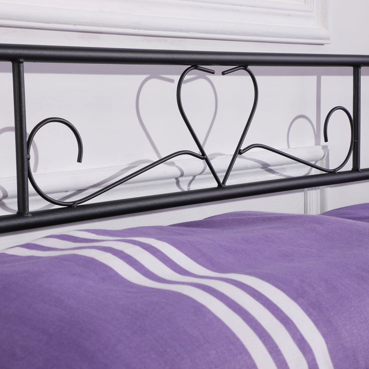 BORINI Heart-shaped Double Metal Bed 143 * 196 cm - Black